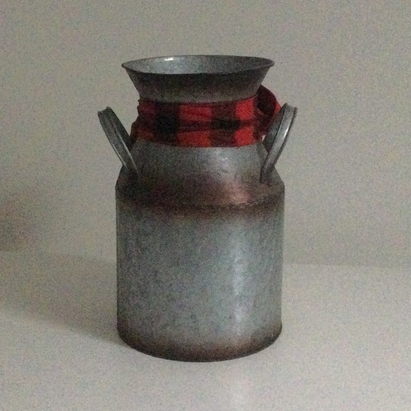 Farmhouse Christmas Decor - Picture 2 of 3